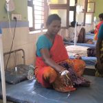 Women Comes Hospital with Snake: నీ దైర్యానికి సెల్యూట్ తల్లి.. కరిచిన పాముతో డాక్టర్ల దగ్గరకు వెళ్లిన మహిళ