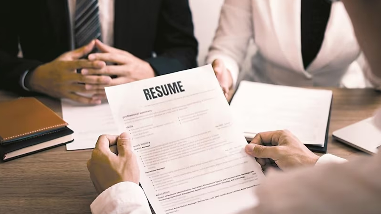 Job Tips for Freshers: ఫ్రెషర్ గా ఉద్యోగం కోసం వెతుకుతున్నారా..? ఈ టిప్స్ మీ కోసమే..!