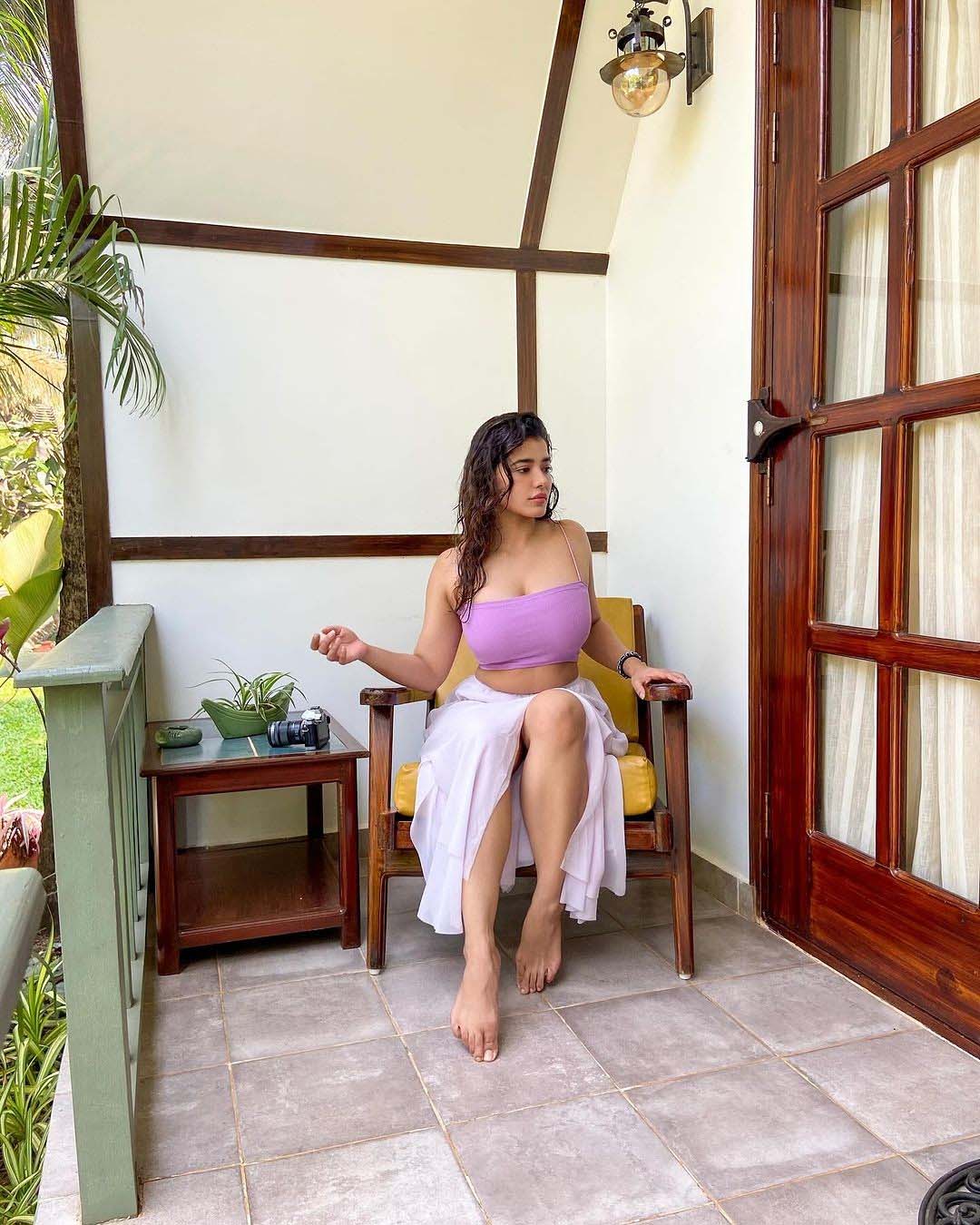 Ketika Sharma Latest Photos: కేతిక బ్యూటీ లేటెస్ట్ హాట్ ఫొటో షూట్.. మతి పోతుంది బ్రో..!