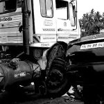 Road Incident in Krishna District: కృష్ణాజిల్లాలోఘోర రోడ్డు ప్రమాదం.. స్పాట్ లోనే నలుగురు డేడ్!