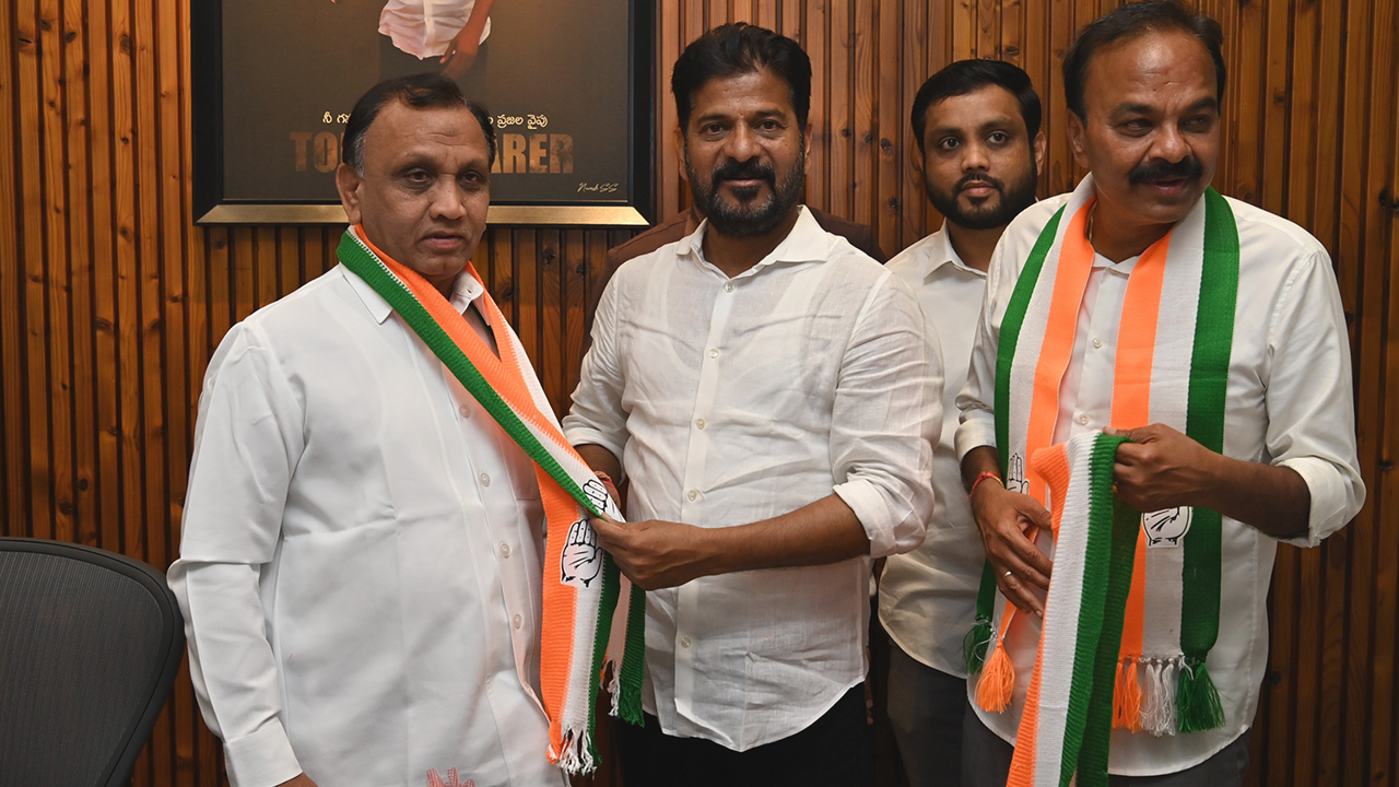 Another shock to BRS: బీఆర్‌ఎస్‌కు మరో షాక్, కారులో ఉక్కపోత.. దిగిపోతున్న నేతలు