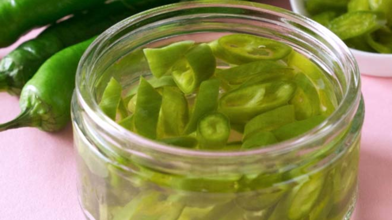 Soaked Green Chilli Water Benefits: పచ్చిమిర్చి నానబెట్టిన నీళ్లు ఎప్పుడైనా తాగారా..? ప్రయోజనాలు తెలిస్తే హవాక్కవుతారు