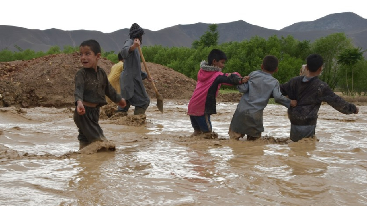 Floods In Afghanistan: తాలిబన్ దేశంలో వరదలు.. ఒక్కరోజులోనే 200 మంది మృతి