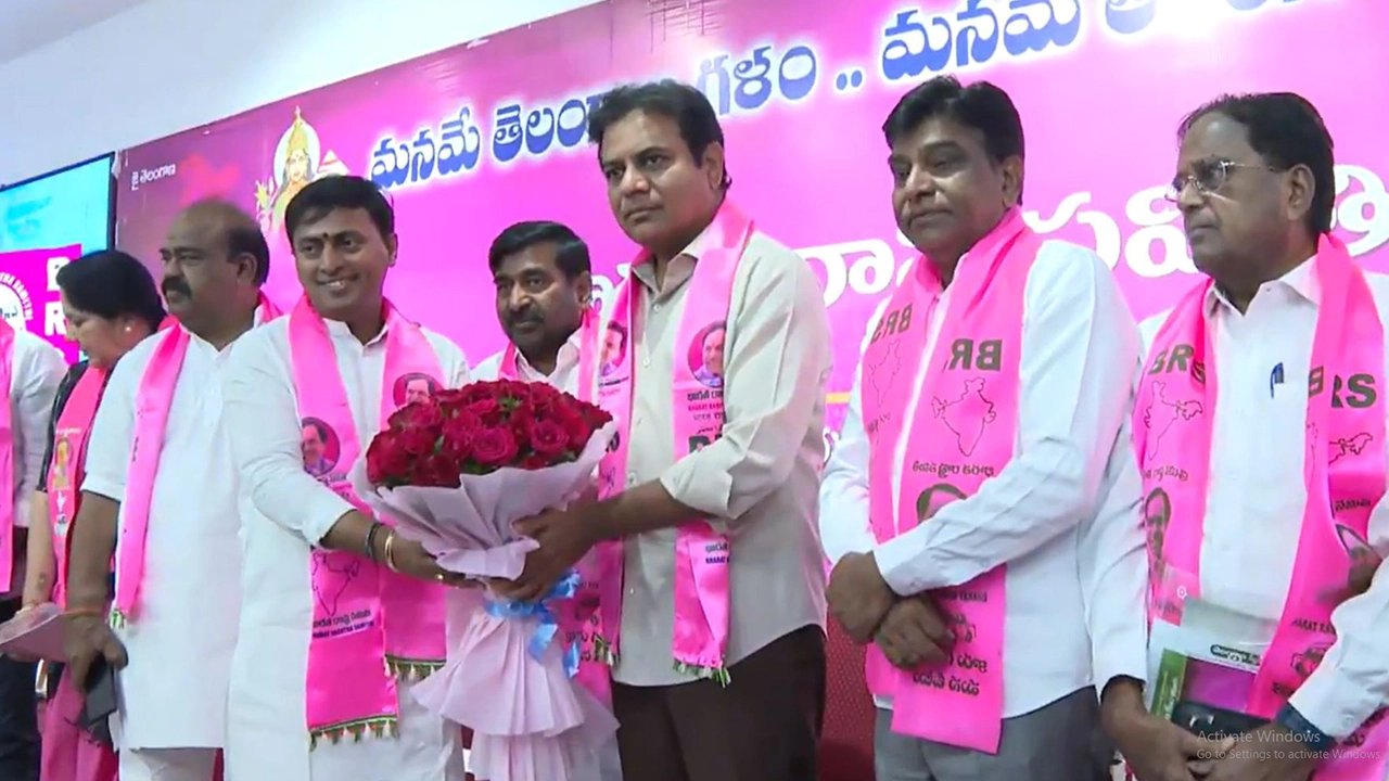 Deputy CM Narayana Swamy Comments: డిప్యూటీ సీఎం మాట.. పోలీసులు పట్టించుకోవట్లేదట..