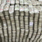 Rs 170 Crore Seized in Maharashtra: ఐటీకి చిక్కిన భారీ తిమింగళం.. 8 కేజీల బంగారం, 170 కోట్ల సీజ్..!