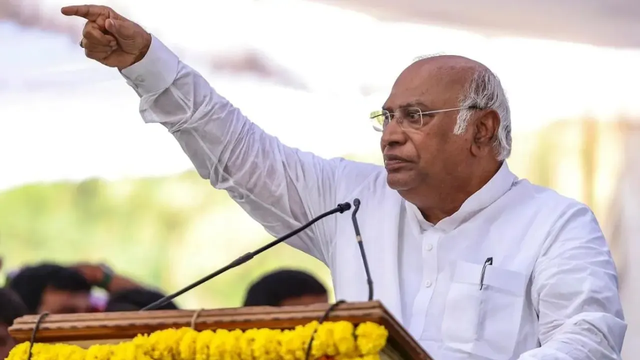 Mallikarjuna Kharge TG Tour: నేడు నకిరేకల్‌కు రానున్న మల్లికార్జున ఖర్గే..!