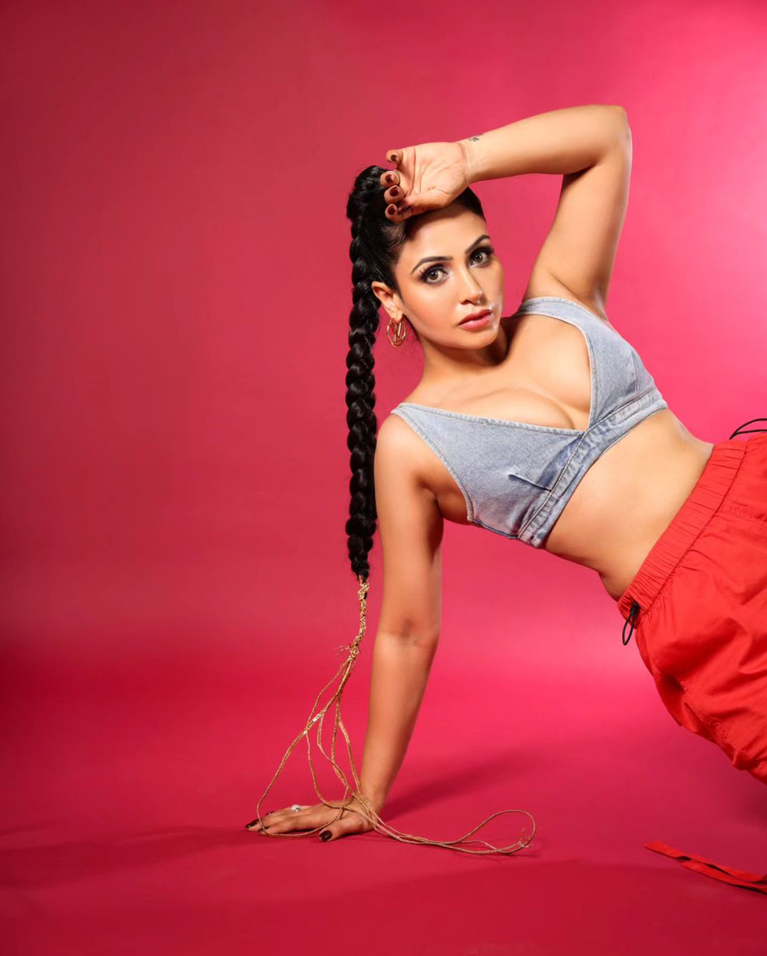 Nandini Rai: కిల్లింగ్ లుక్ లో అలజడి రేపుతున్న నందినీ రాయ్..