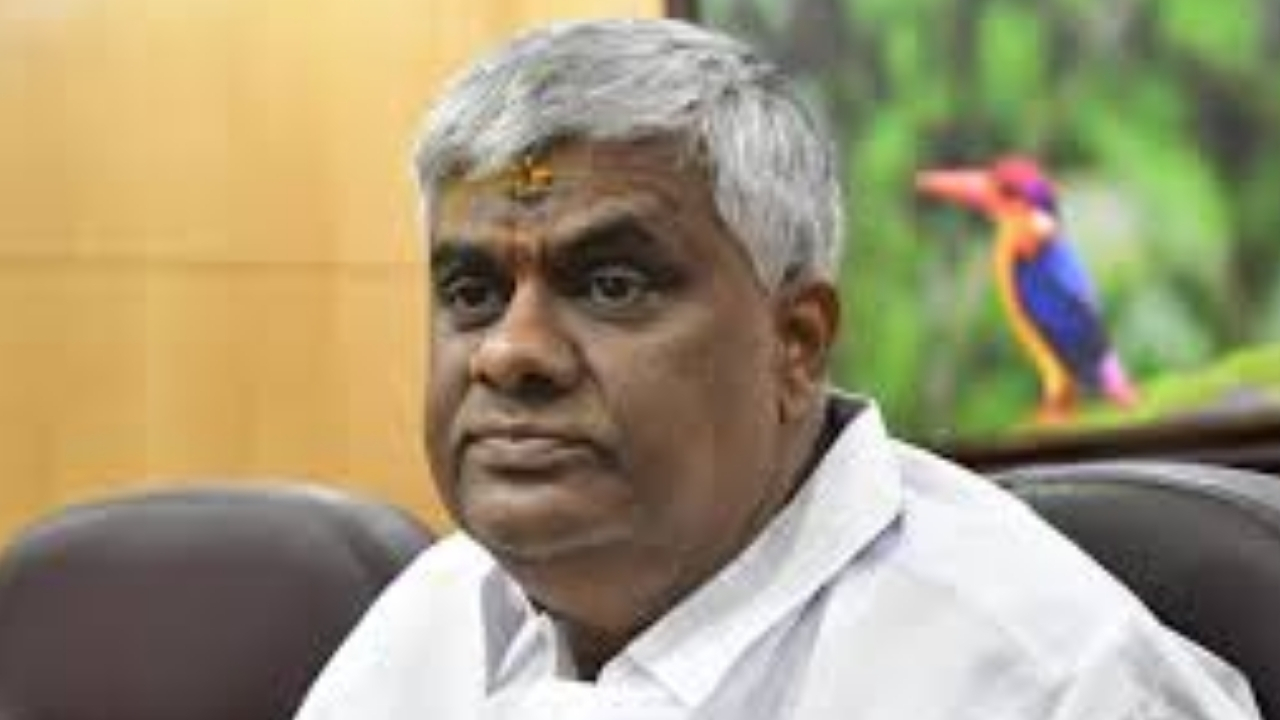 HD Revanna Arrest: మహిళ కిడ్నాప్ కేసులో జేడీఎస్ ఎమ్మెల్యే హెచ్‌డీ రేవణ్ణ అరెస్ట్..!