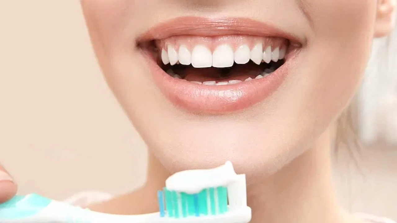 Cleaning Teeth Techniques: రోజు సరిగా బ్రష్ చేయకపోతే ఏం అవుతుందో తెలుసా...?