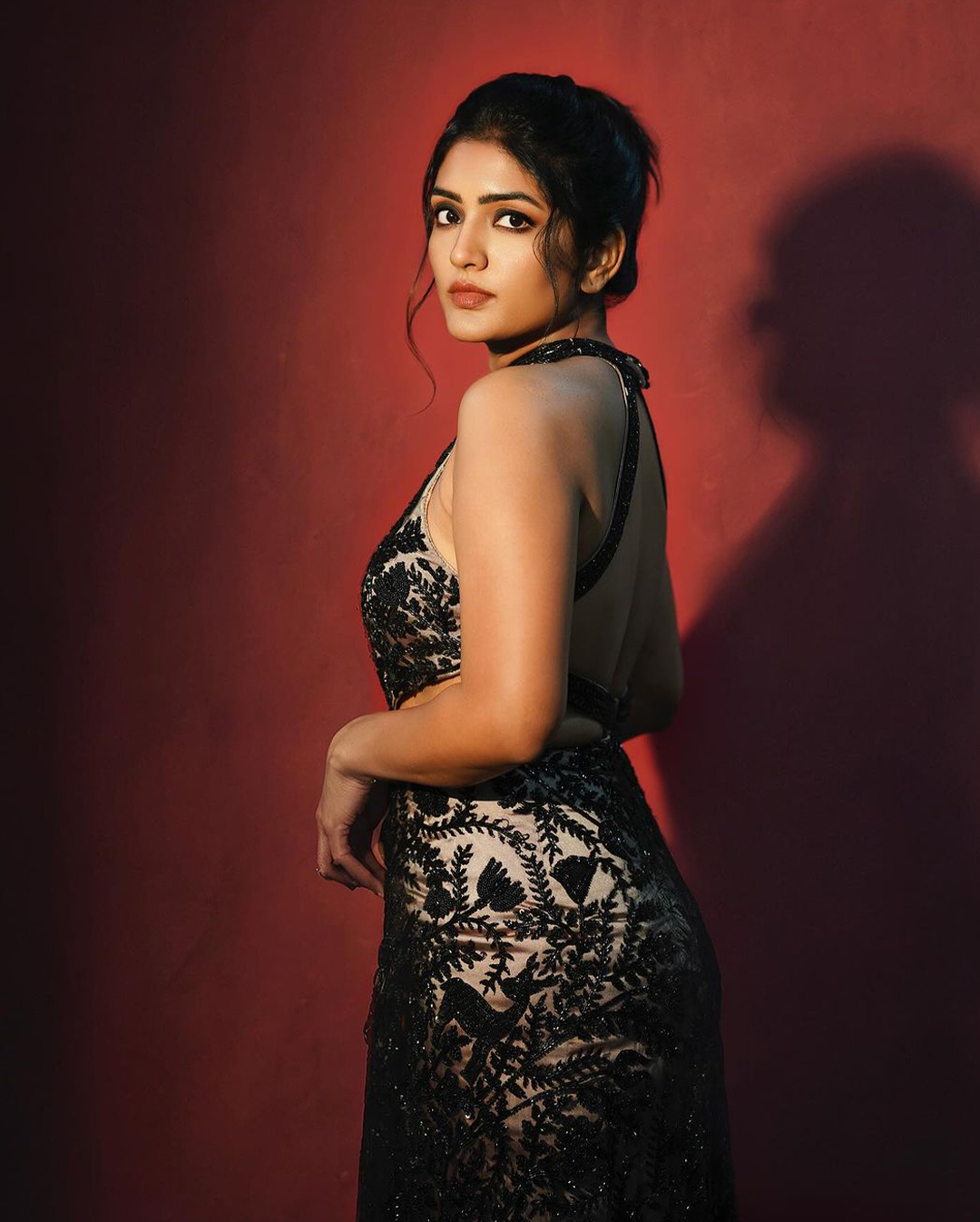 Eesha Rebba: మెస్మరైజింగ్ లుక్స్‌తో ఆకట్టుకుంటున్న ఈషా రెబ్బా..