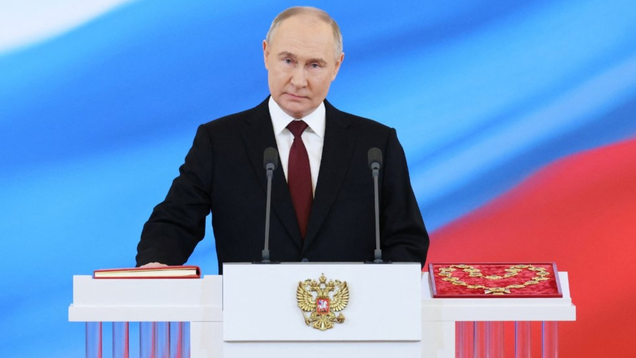 Vladimir Putin: ఐదోసారి రష్యా అధ్యక్షుడిగా పుతిన్ ప్రమాణ స్వీకారం..