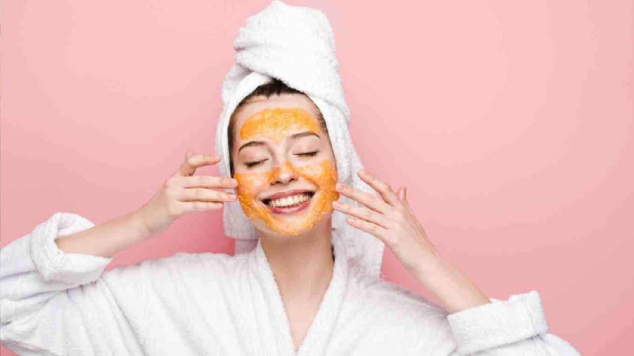 Face Pack for Glow Skin: మెరిసే ముఖం కోసం ఈ ఫేస్ ప్యాక్స్ ట్రై చేయండి!
