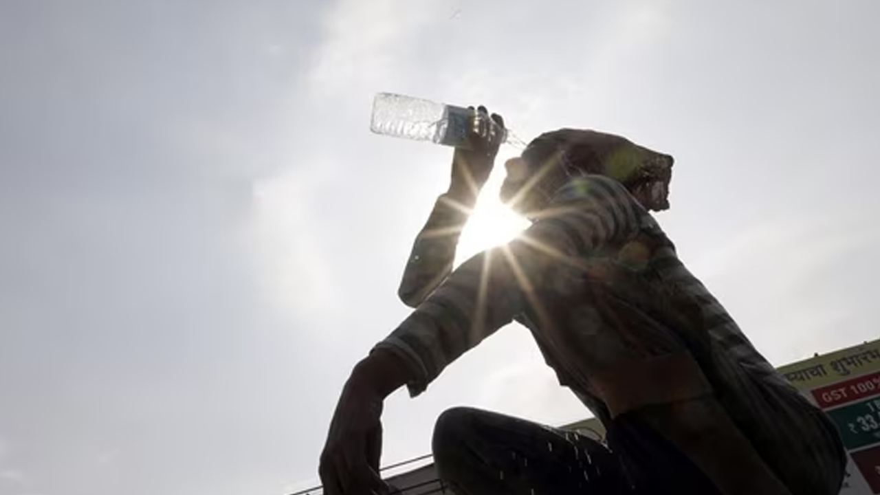 Telangana Weather Updates: వడదెబ్బతో ఆరుగురు మృతి.. నేడు కూడా రాష్ట్రంలో భారీ ఉష్ణోగ్రతలు