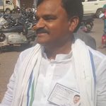 Kadapa Postal Voting : పార్టీ కండువాతో పోలింగ్ బూత్ లోకి వైసీపీ నేత.. టీడీపీ సీరియస్
