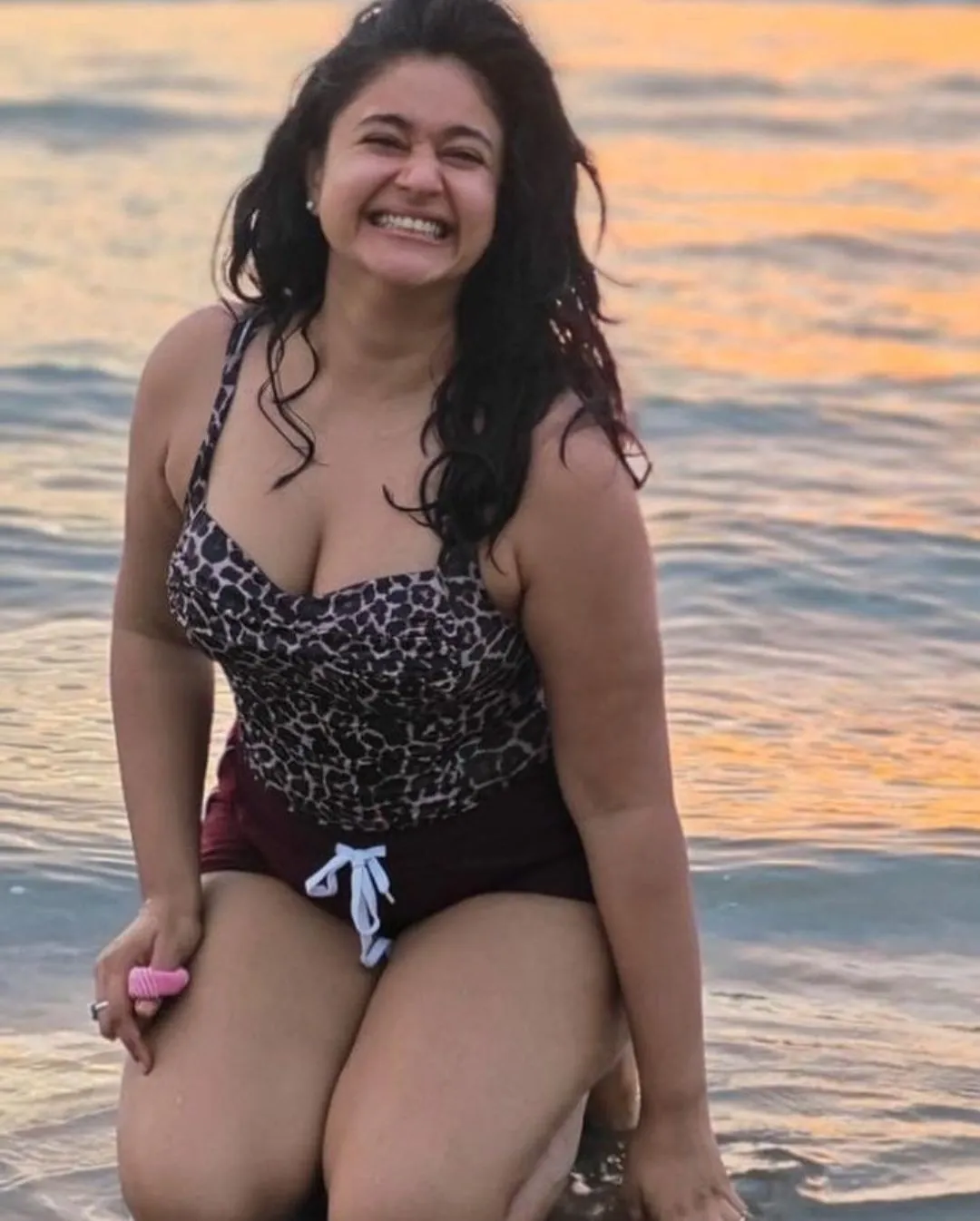 Poonam Bajwa: అమ్మడు నిద్రమత్తులో ఉన్నా కూడా.. కుర్రాళ్లకు నిద్రలేకుండా చేస్తుందే!