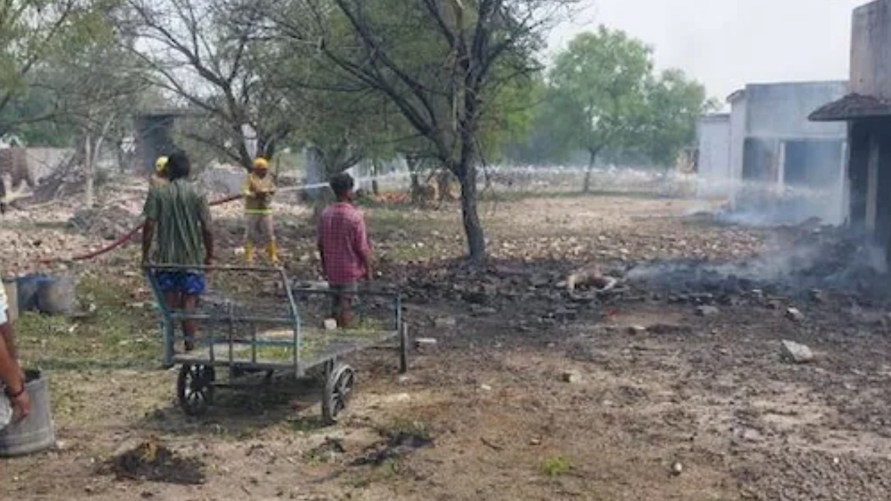Explosion in Tamil Nadu: ఘోరం.. బాణసంచా ఫ్యాక్టరీలో పేలుడు.. 8 మంది మృతి!