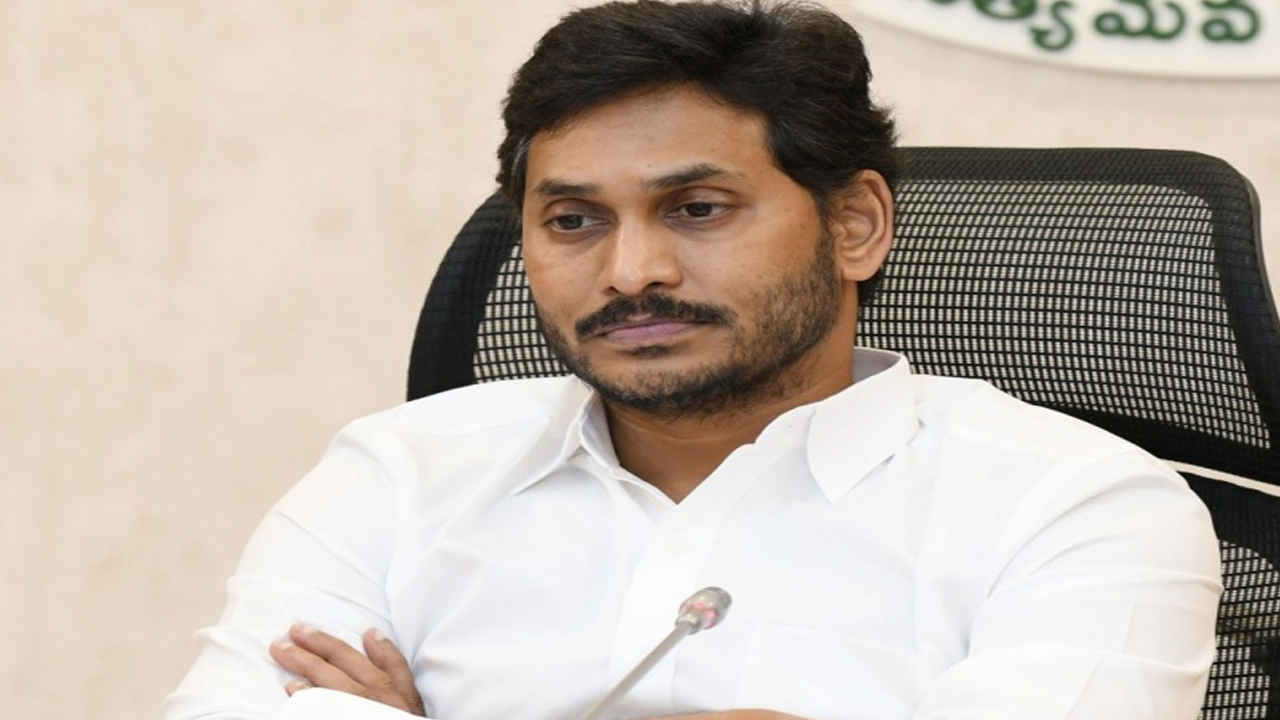 CM Jagan Press Meet : "ఏం జరిగిందో దేవుడికి తెలుసు.. నేను చేసేదేమీ లేదు" : ప్రజాతీర్పుపై జగన్ రియాక్షన్